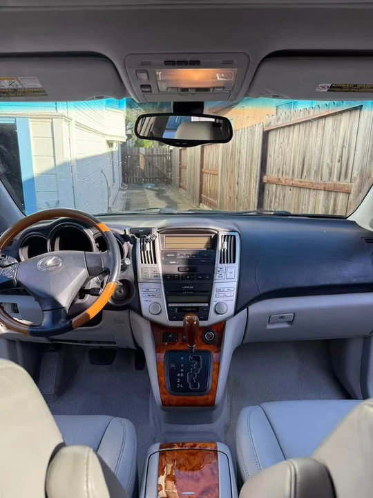 2005 Lexus RX 2nd Gen - Image 2 of 6