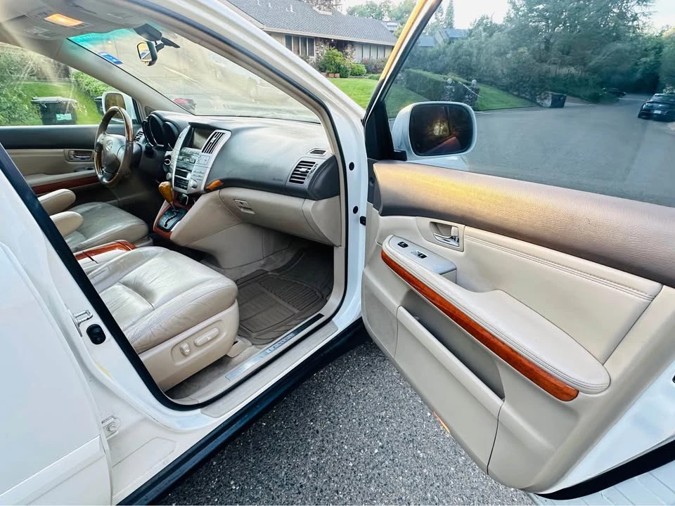 2005 Lexus RX 2nd Gen - Image 10 of 19