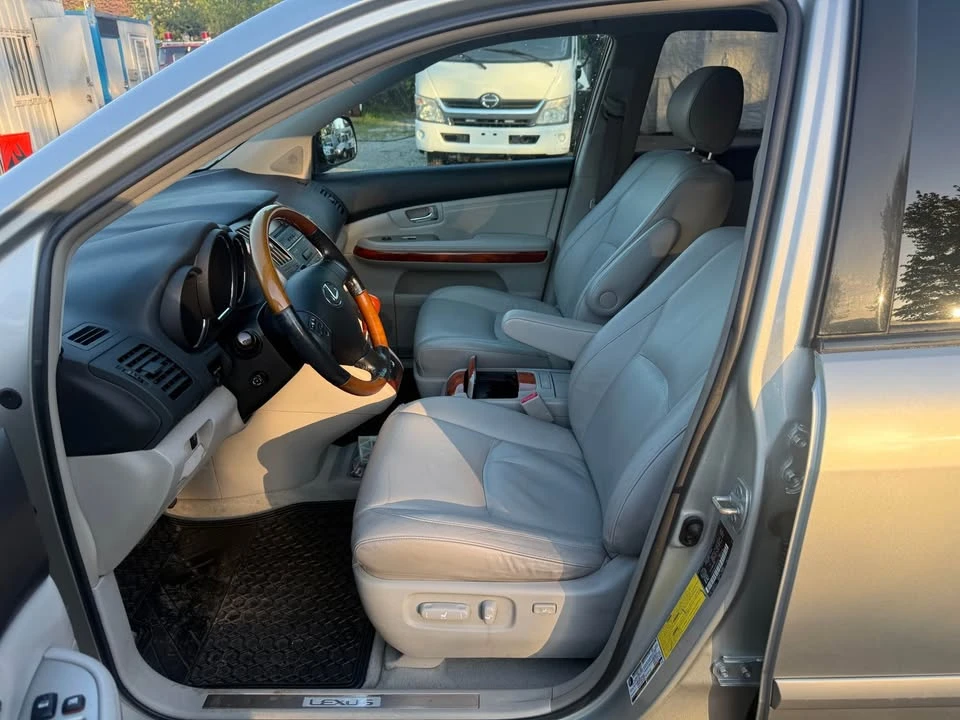 2005 Lexus RX 2nd Gen - Image 2 of 10