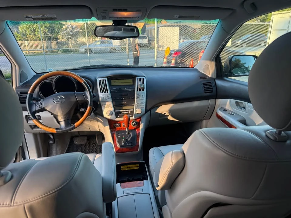 2005 Lexus RX 2nd Gen - Image 3 of 10