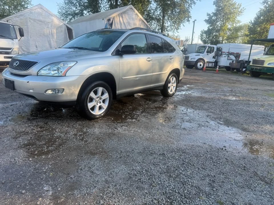 2005 Lexus RX 2nd Gen - Image 9 of 10