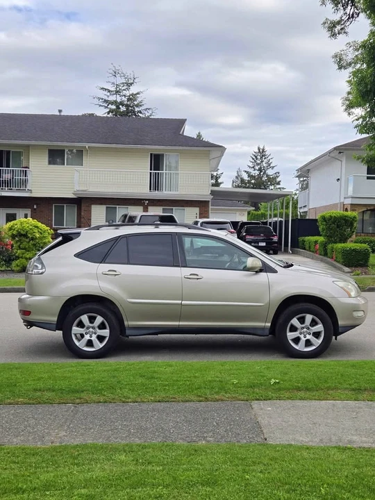 2005 Lexus RX 2nd Gen - Image 8 of 11