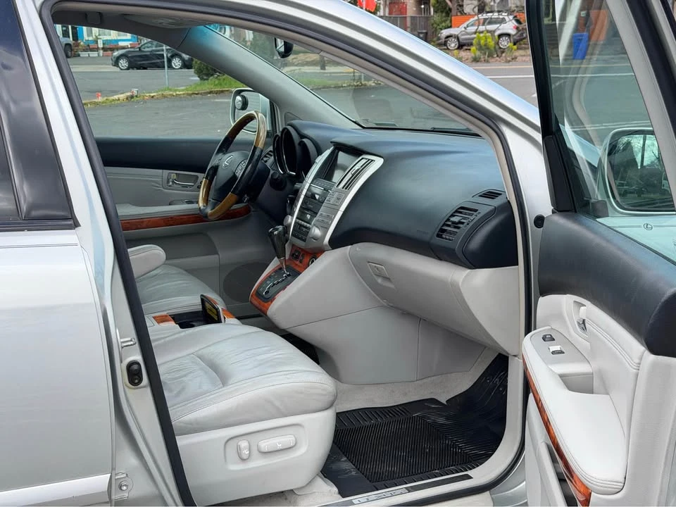 2005 Lexus RX 2nd Gen - Image 13 of 13