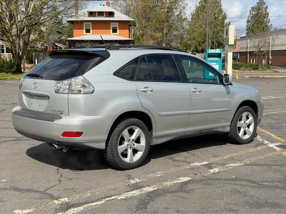 2005 Lexus RX 2nd Gen - Image 4 of 13