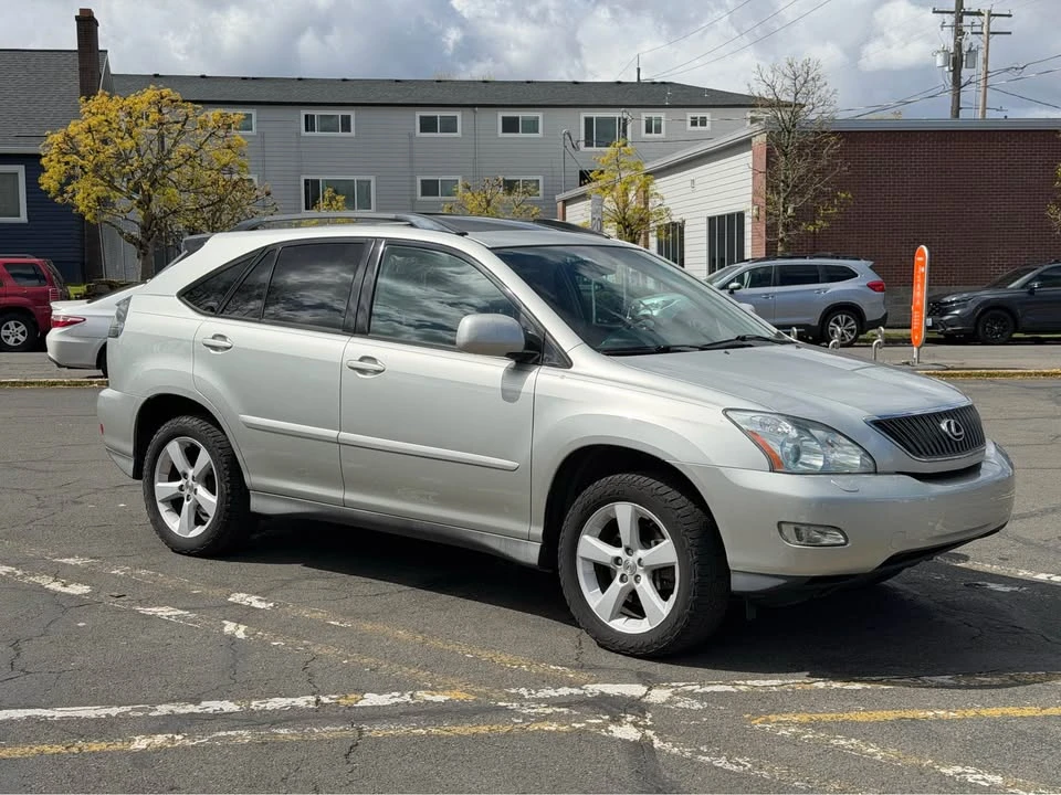 2005 Lexus RX 2nd Gen - Image 3 of 13