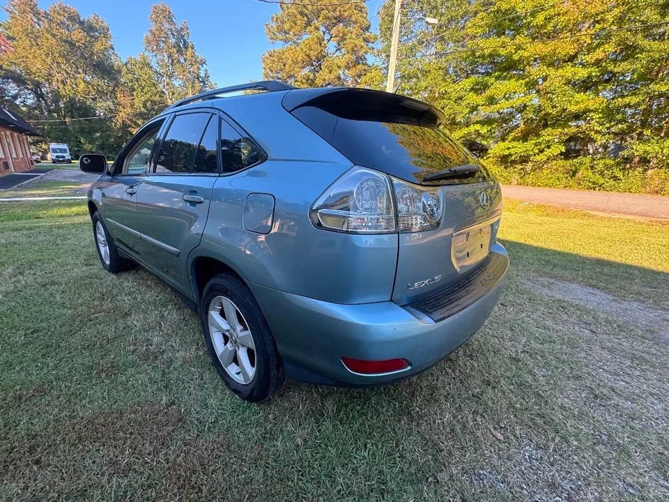 2005 Lexus RX 2nd Gen - Image 3 of 19