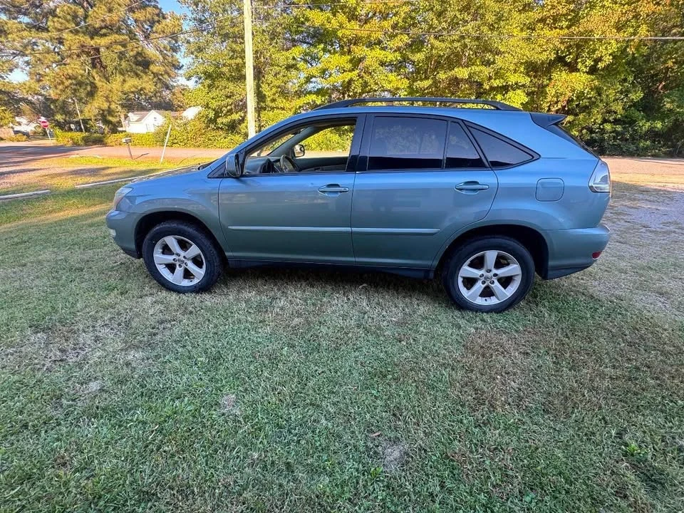 2005 Lexus RX 2nd Gen - Image 2 of 19