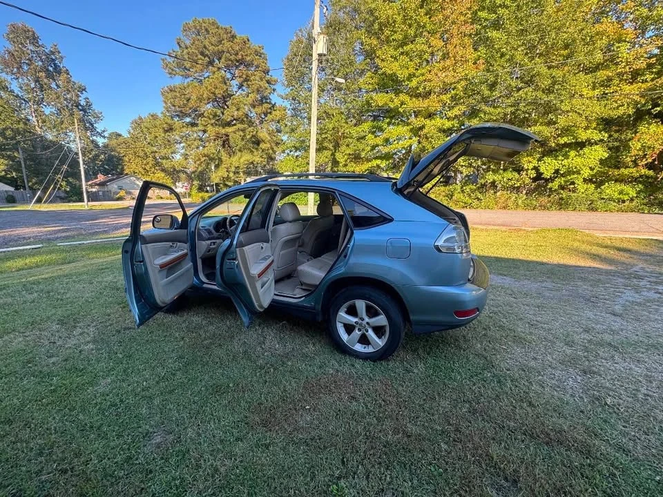 2005 Lexus RX 2nd Gen - Image 9 of 19