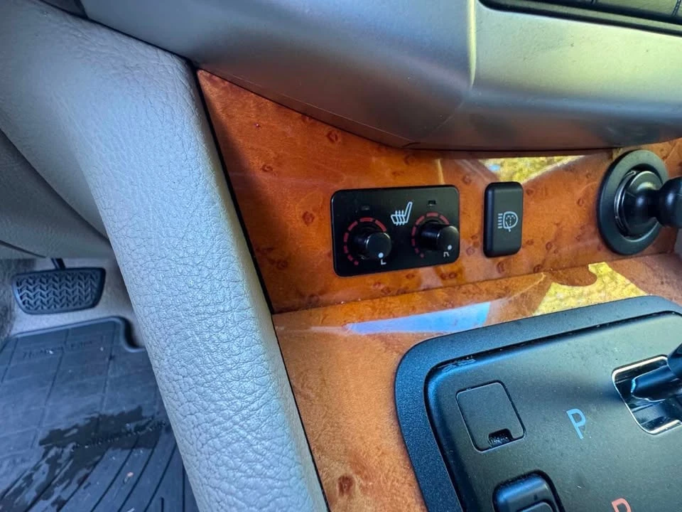 2005 Lexus RX 2nd Gen - Image 17 of 19