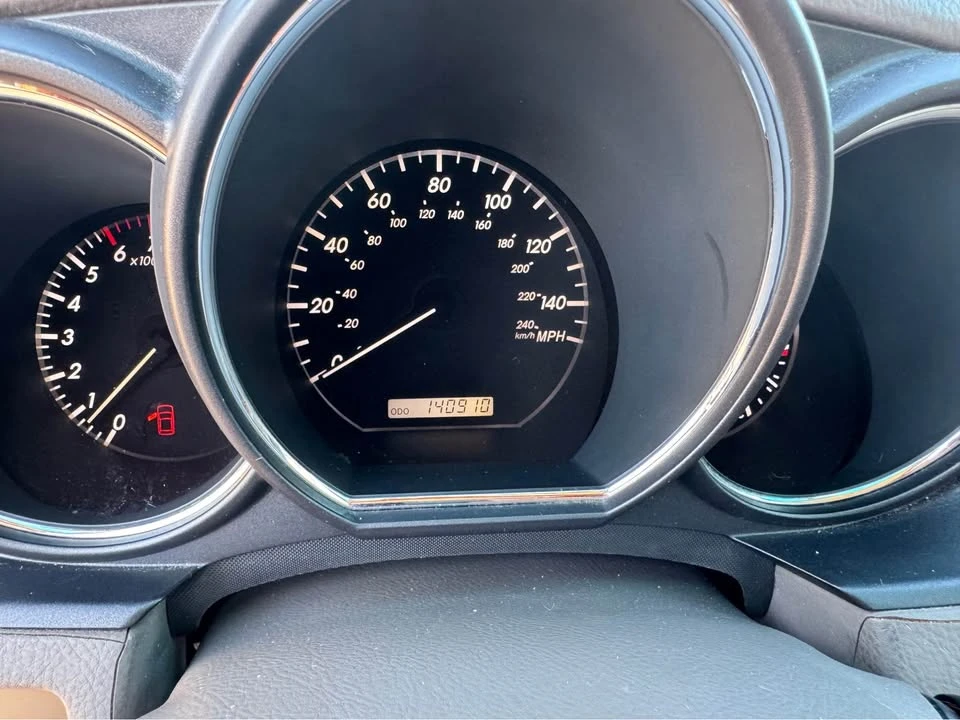 2005 Lexus RX 2nd Gen - Image 11 of 12