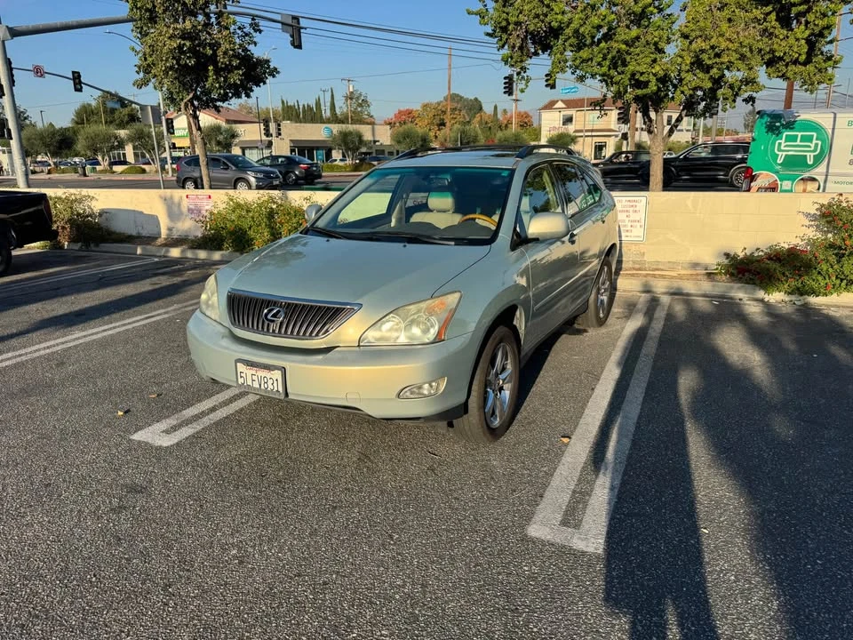 2005 Lexus RX 2nd Gen - Image 2 of 12