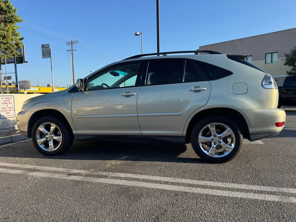 2005 Lexus RX 2nd Gen - Image 5 of 12