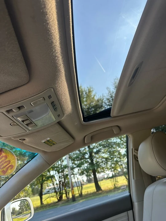 2005 Lexus RX 2nd Gen - Image 10 of 16