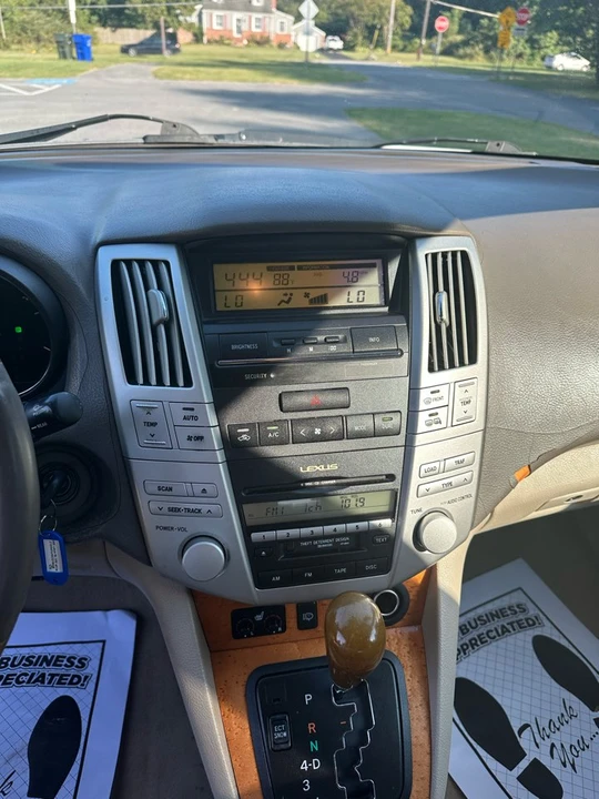 2005 Lexus RX 2nd Gen - Image 8 of 16