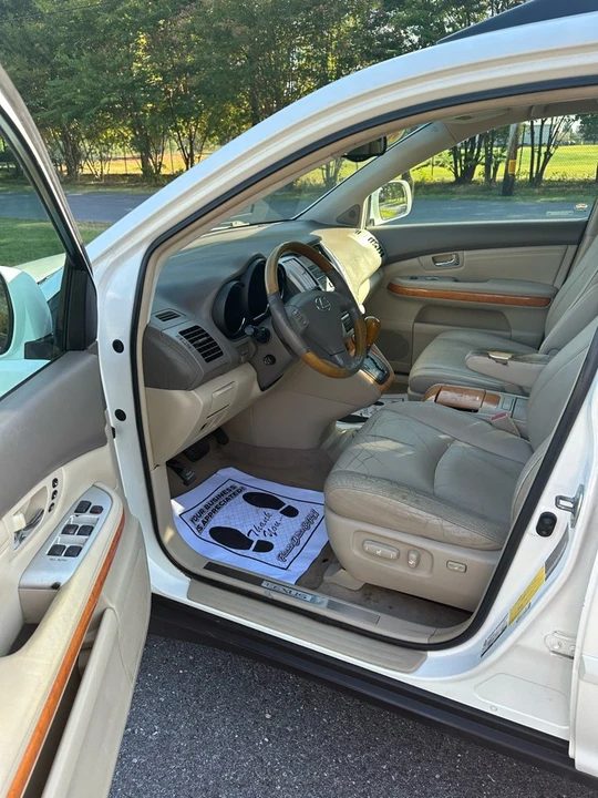 2005 Lexus RX 2nd Gen - Image 5 of 16