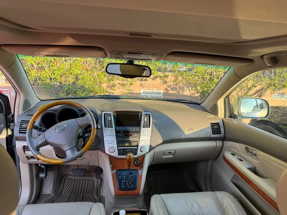 2005 Lexus RX 2nd Gen - Image 9 of 12