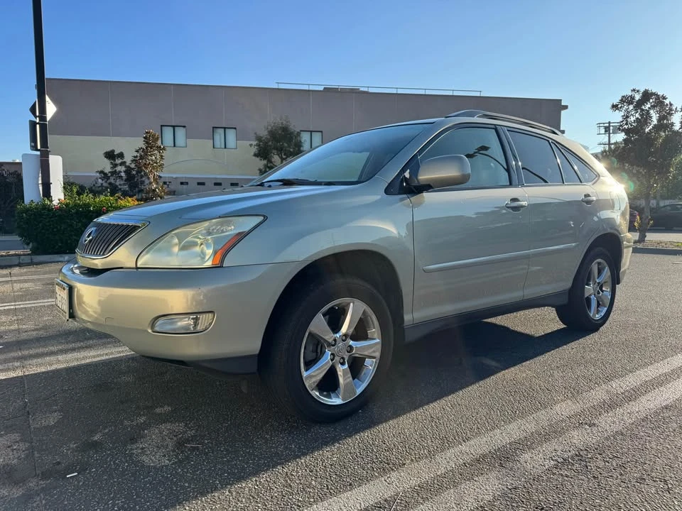 2005 Lexus RX 2nd Gen - Image 3 of 12
