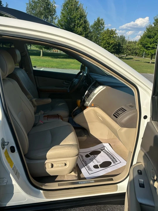 2005 Lexus RX 2nd Gen - Image 11 of 16