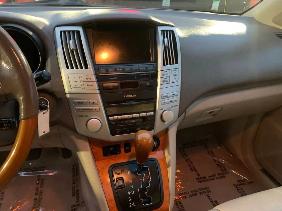2005 Lexus RX 2nd Gen - Image 11 of 14