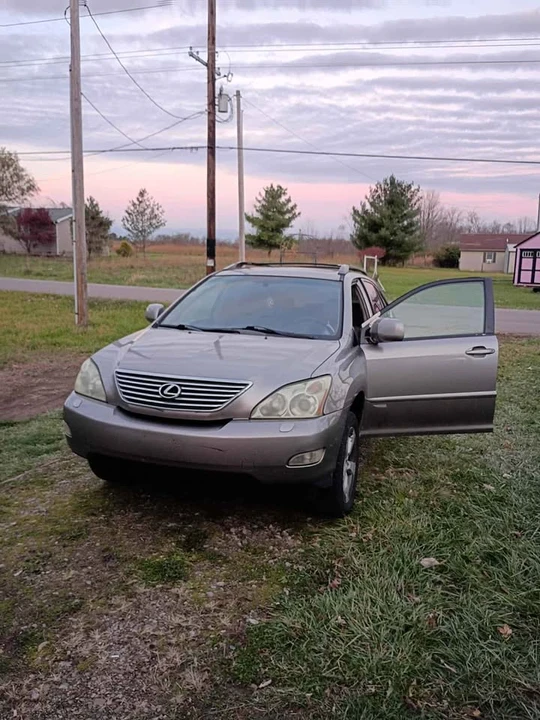2005 Lexus RX 2nd Gen - Image 2 of 2