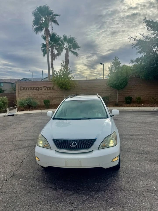 2005 Lexus RX 2nd Gen - Image 3 of 10