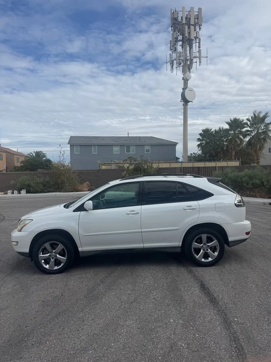 2005 Lexus RX 2nd Gen - Image 4 of 10
