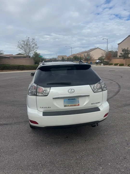 2005 Lexus RX 2nd Gen - Image 5 of 10
