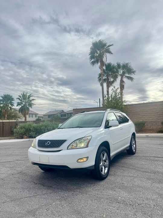 2005 Lexus RX 2nd Gen - Image 2 of 10