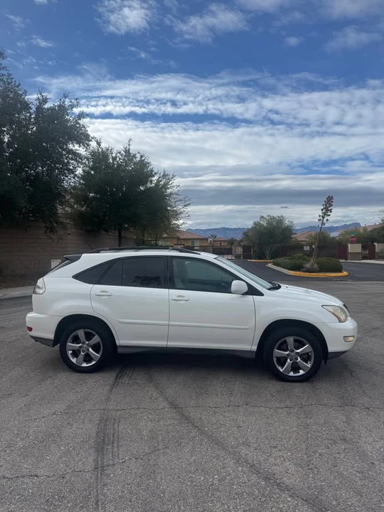 2005 Lexus RX 2nd Gen - Image 6 of 10