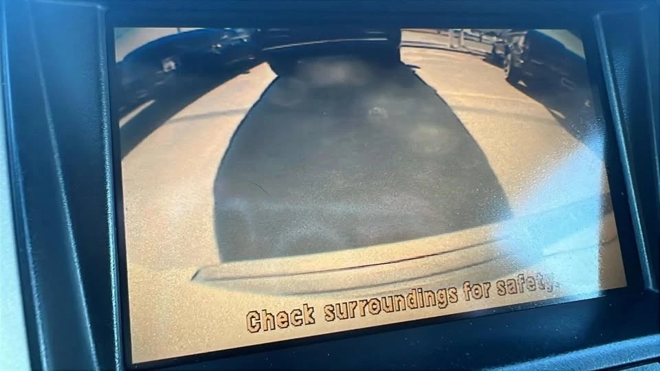 2005 Lexus RX 2nd Gen - Image 16 of 17