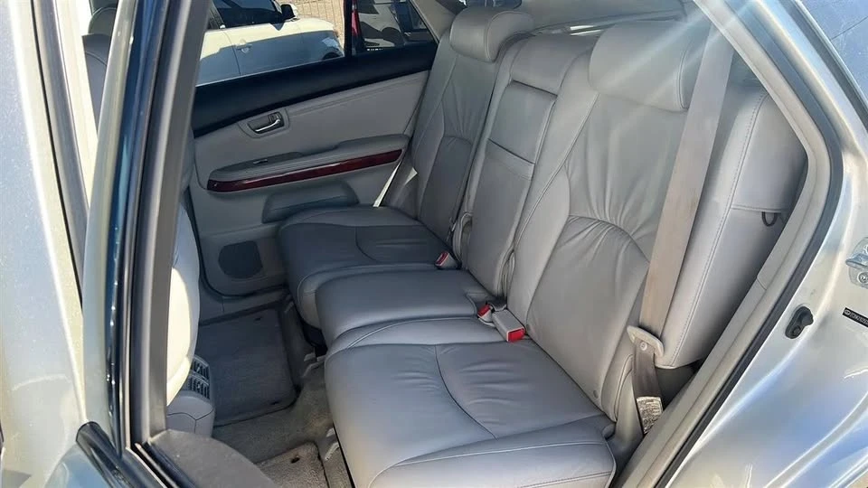 2005 Lexus RX 2nd Gen - Image 12 of 17