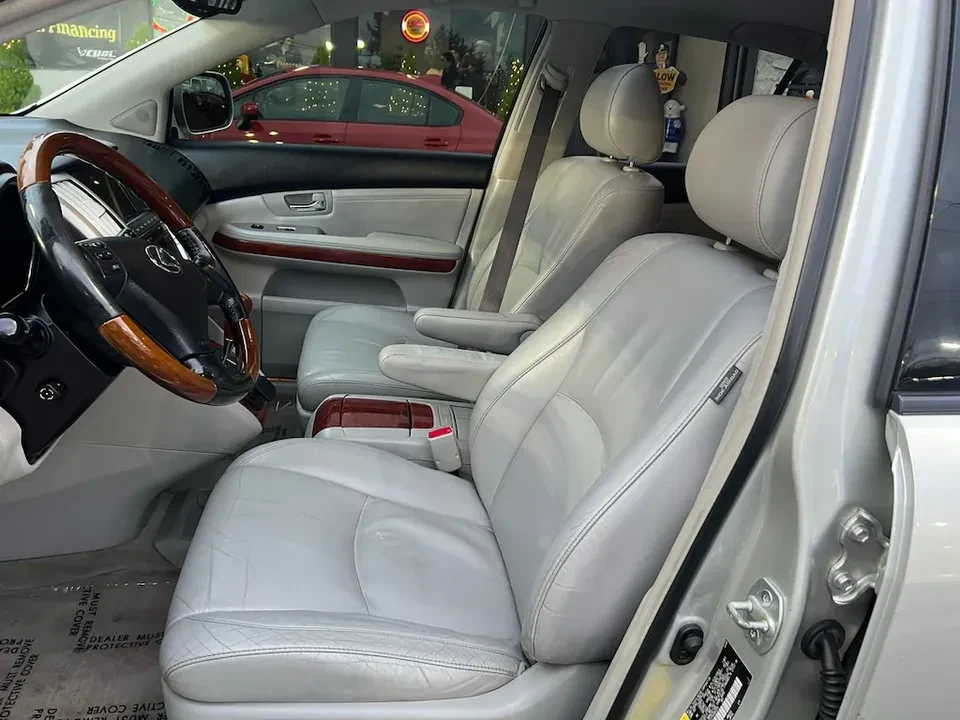 2005 Lexus RX 2nd Gen - Image 2 of 5