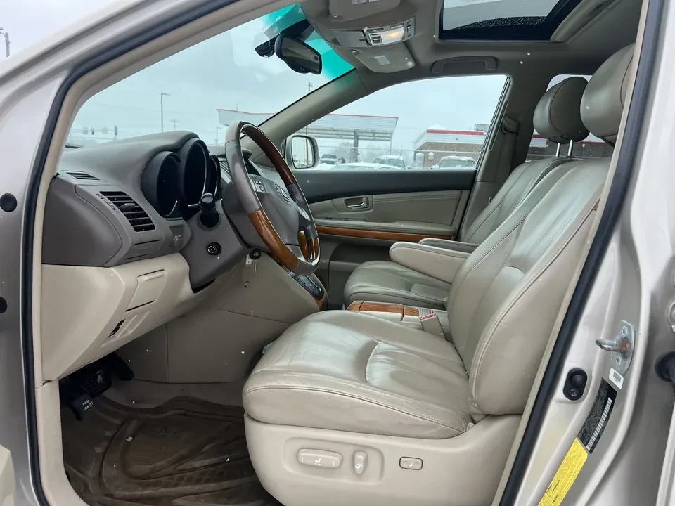 2005 Lexus RX 2nd Gen - Image 8 of 17