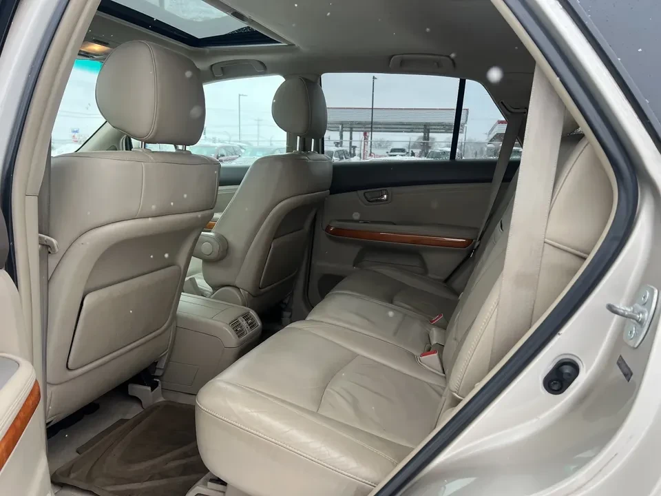 2005 Lexus RX 2nd Gen - Image 15 of 17