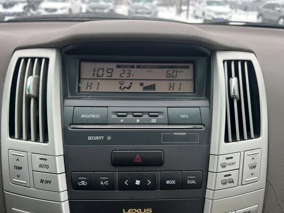 2005 Lexus RX 2nd Gen - Image 12 of 17
