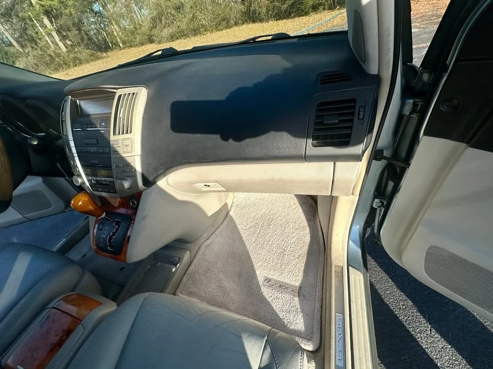 2005 Lexus RX 2nd Gen - Image 10 of 16