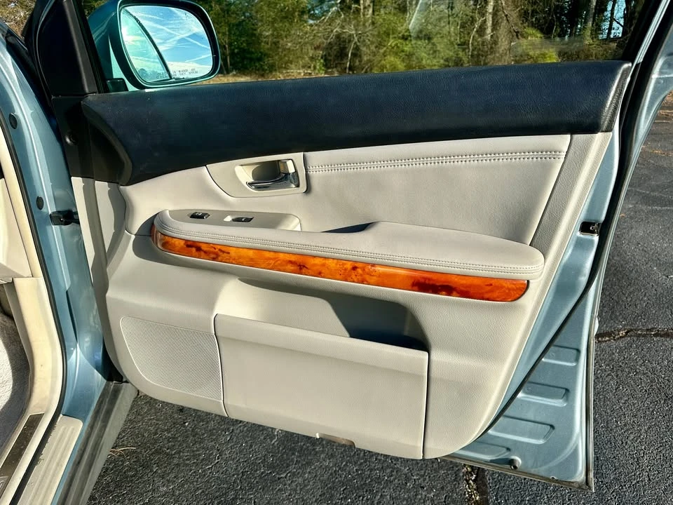 2005 Lexus RX 2nd Gen - Image 8 of 16
