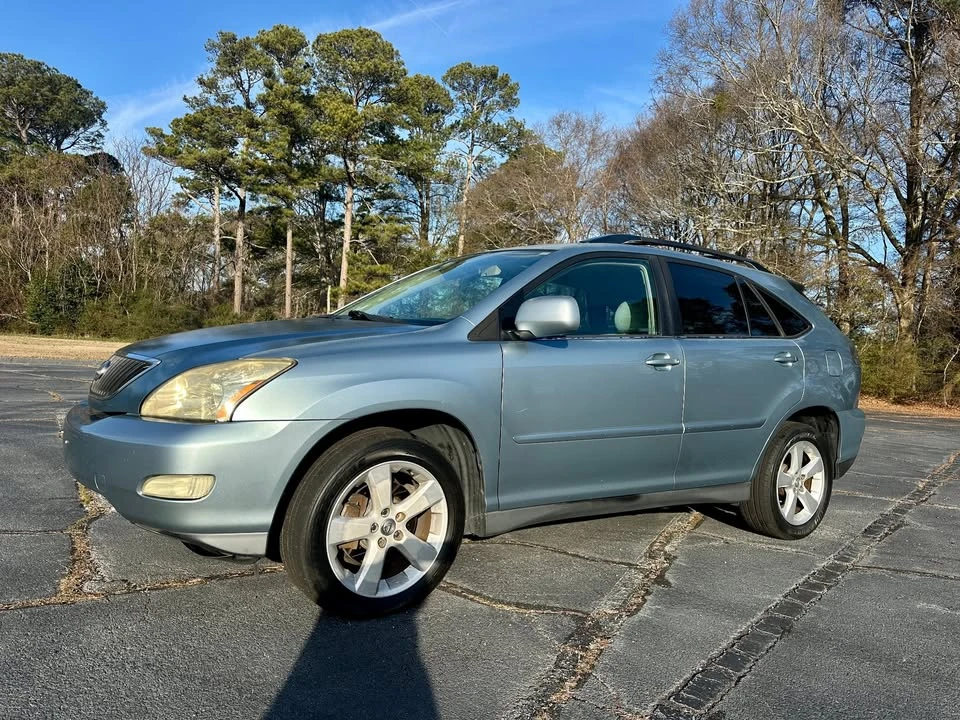 2005 Lexus RX 2nd Gen - Image 5 of 16