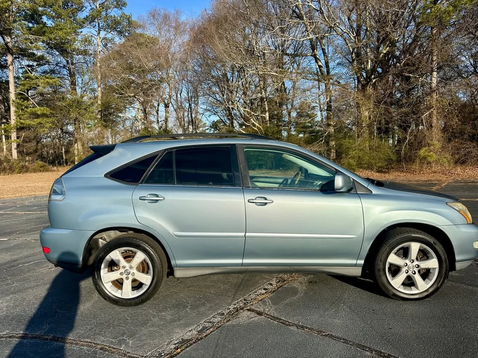 2005 Lexus RX 2nd Gen - Image 2 of 16