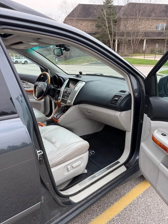 2005 Lexus RX 2nd Gen - Image 8 of 11