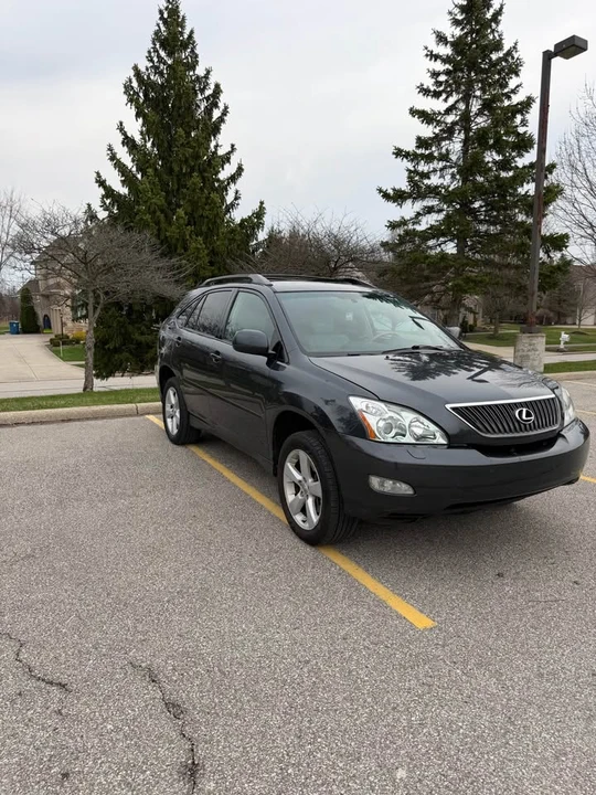 2005 Lexus RX 2nd Gen - Image 3 of 11