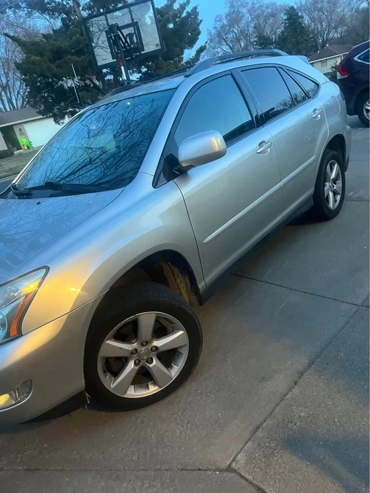 2005 Lexus RX 2nd Gen - Image 2 of 7