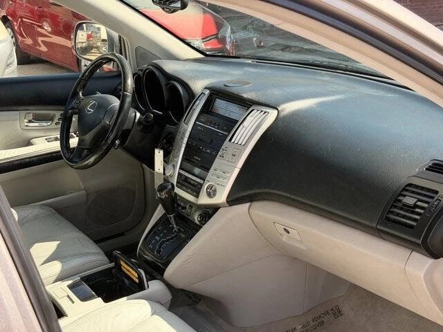 2005 Lexus RX 2nd Gen - Image 18 of 20