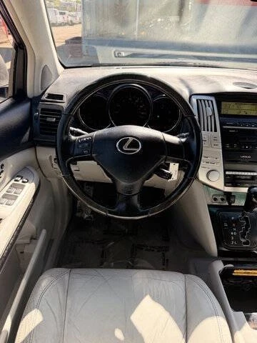 2005 Lexus RX 2nd Gen - Image 12 of 20