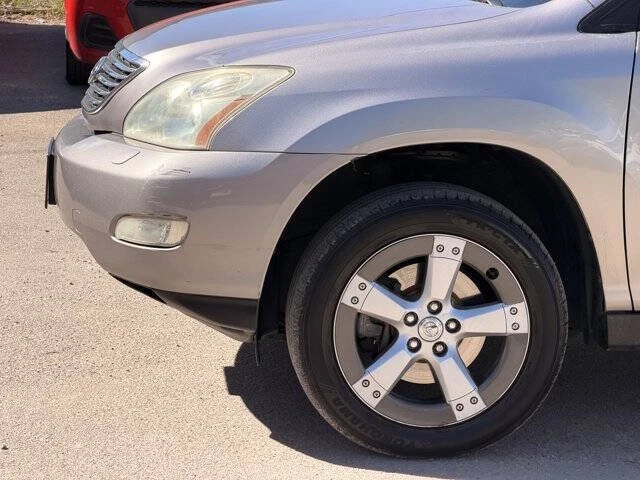 2005 Lexus RX 2nd Gen - Image 9 of 20