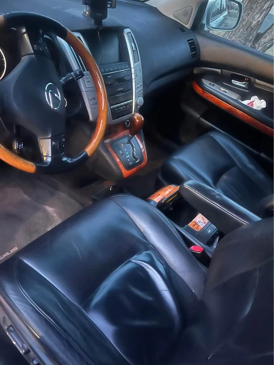 2005 Lexus RX 2nd Gen - Image 6 of 7