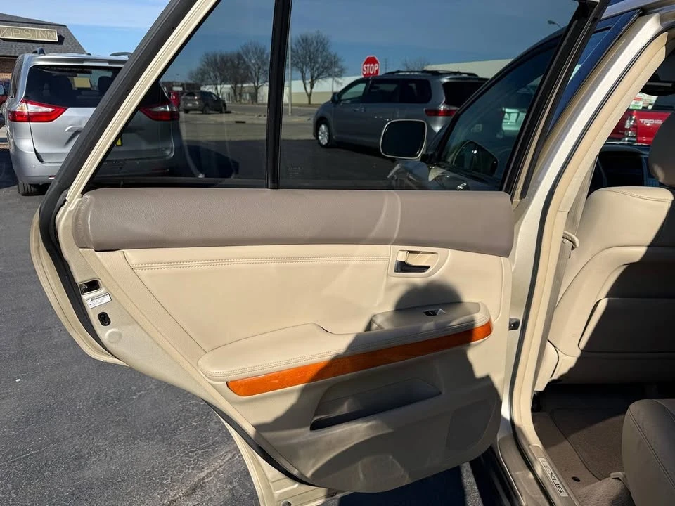 2005 Lexus RX 2nd Gen - Image 15 of 20