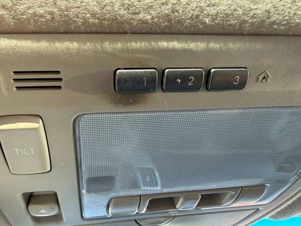 2005 Lexus RX 2nd Gen - Image 14 of 20