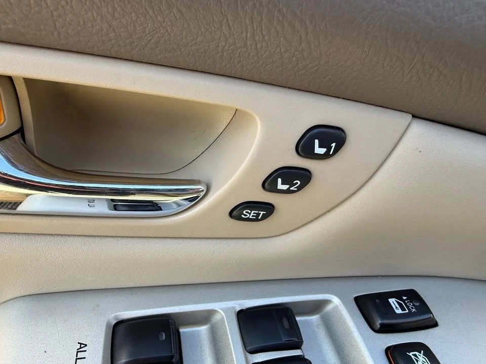 2005 Lexus RX 2nd Gen - Image 10 of 20