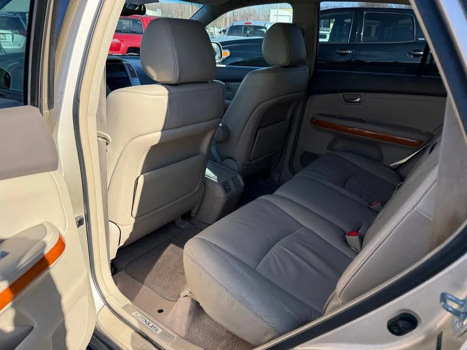 2005 Lexus RX 2nd Gen - Image 16 of 20